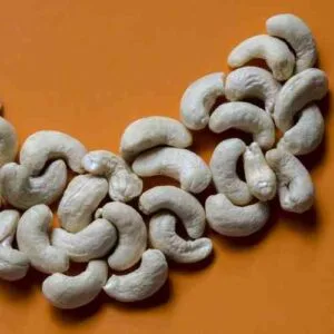 Kaju (Cashews)